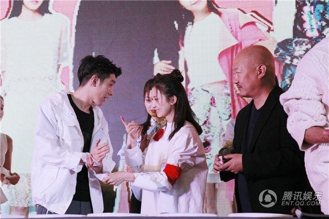 狐狸的夏天 发布会蒲萄季肖冰苦虐单身狗 娱乐 腾讯网