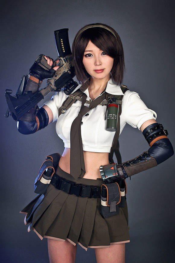 螺旋猫cos女战士 身材逆天了!