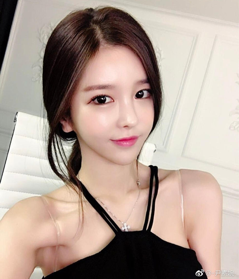 尹素婉比基尼照熊猫tv第一女主播三围傲人,王思聪三千万买她不亏