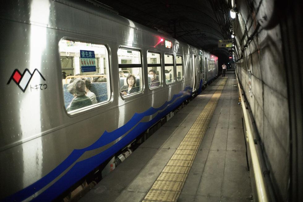 反烏托邦風格的日本地下車站 讓人親臨《輻射》的末世廢土