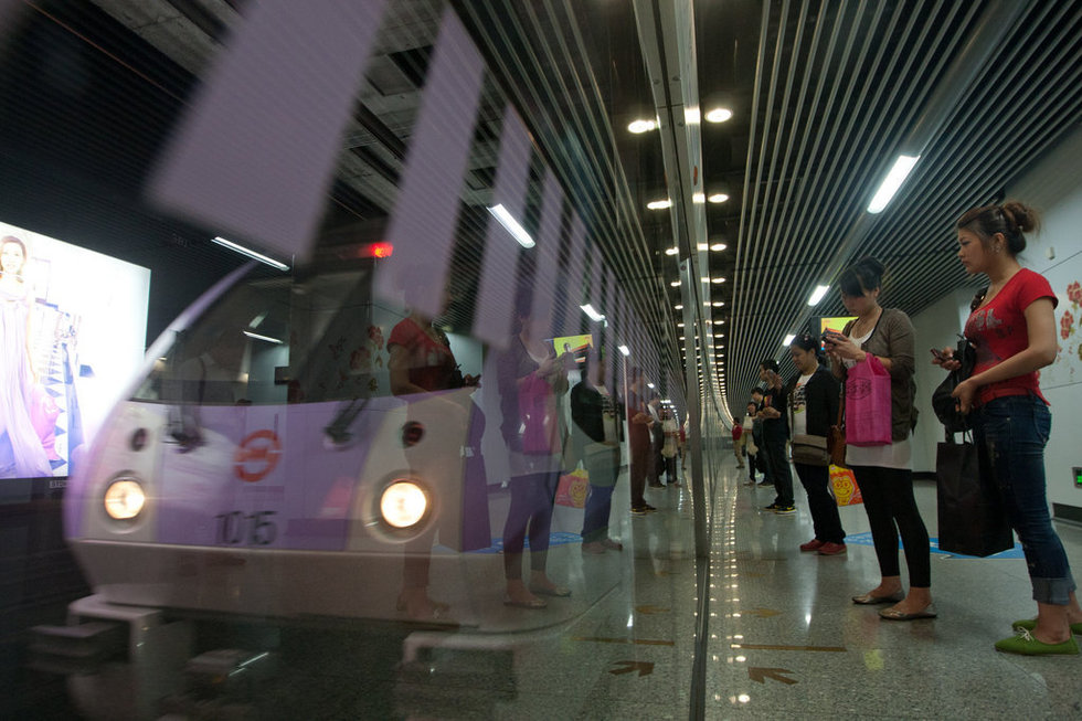 上海地铁9号线追尾图片