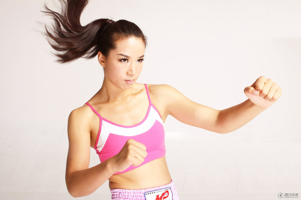 独家高清图:搏击美女唐金写真 霹雳娇娃性感