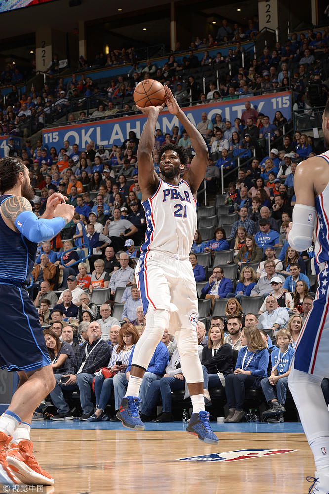 18/30 乔治扣篮 收起 19/30 甜瓜努力防守 收起 20/30 安东尼持球