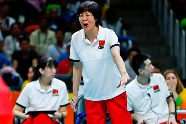 “这金牌实在太沉了”时隔12年女排重回巅峰