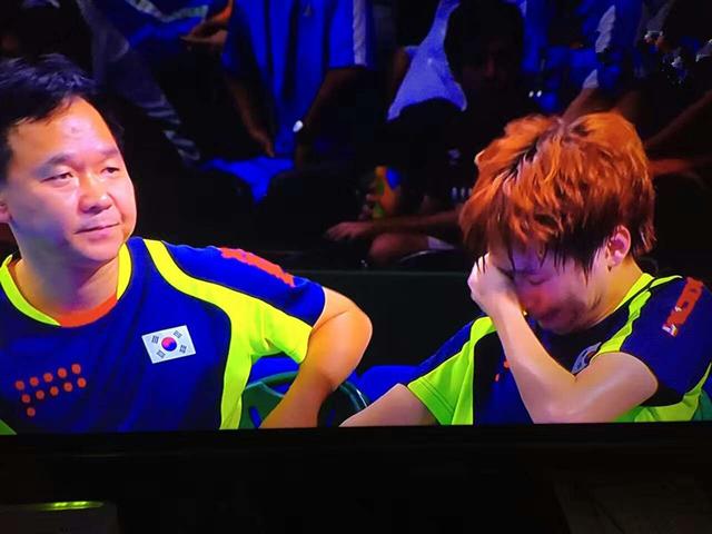 头号种子马龙在0-2落后的情况下上演大逆转4-2战胜韩国选手郑荣植晋级