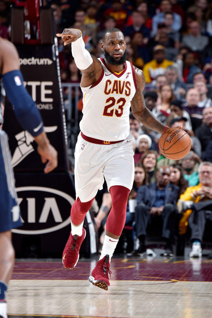 组图骑士胜活塞詹姆斯稳健中投小南斯积极拼抢