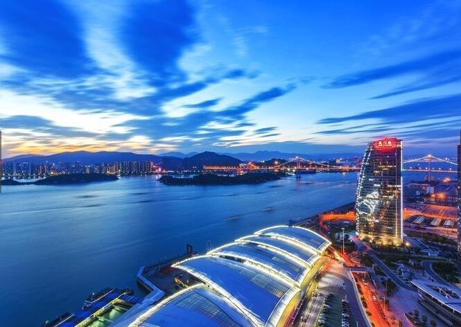 福建省副省级城市,经济特区,东南沿海重要的中心城市,港口及风景旅游