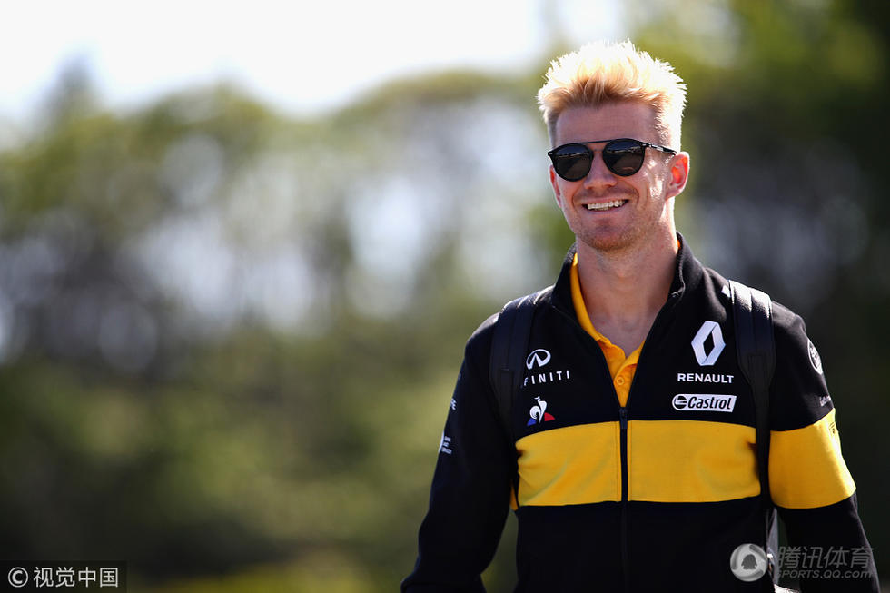 高清:f1加拿大站正赛前车手现身 头哥喜迎300场