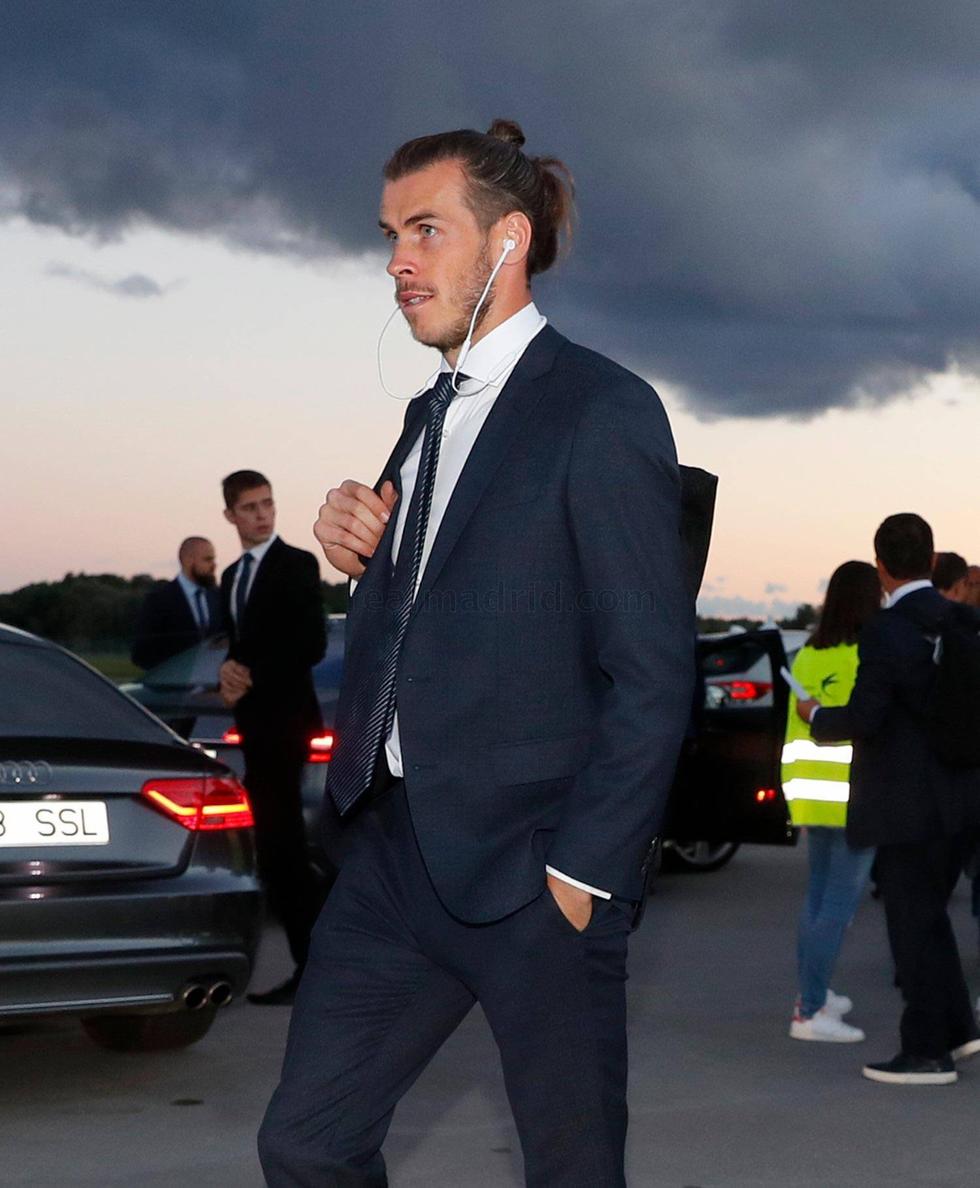 贝尔一身西装气势凌云 皇马众将双人照马塞洛却是1人_体育_腾讯网