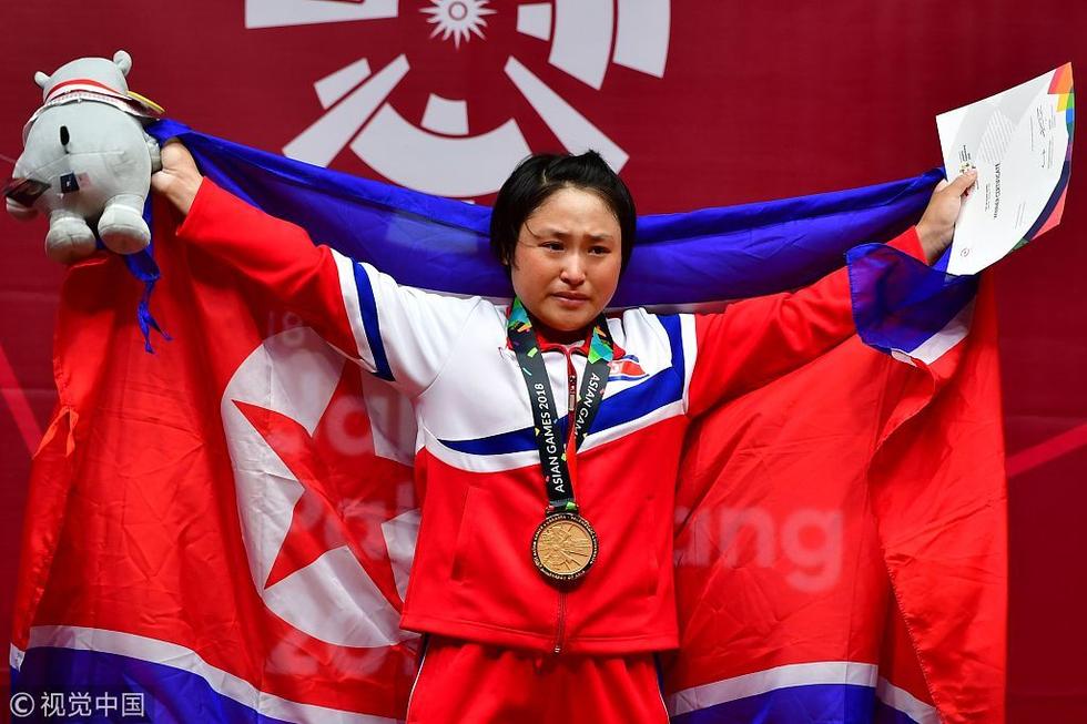 高清:终于等到你 朝鲜首金系女子举重48公斤级选手_体育_腾讯网