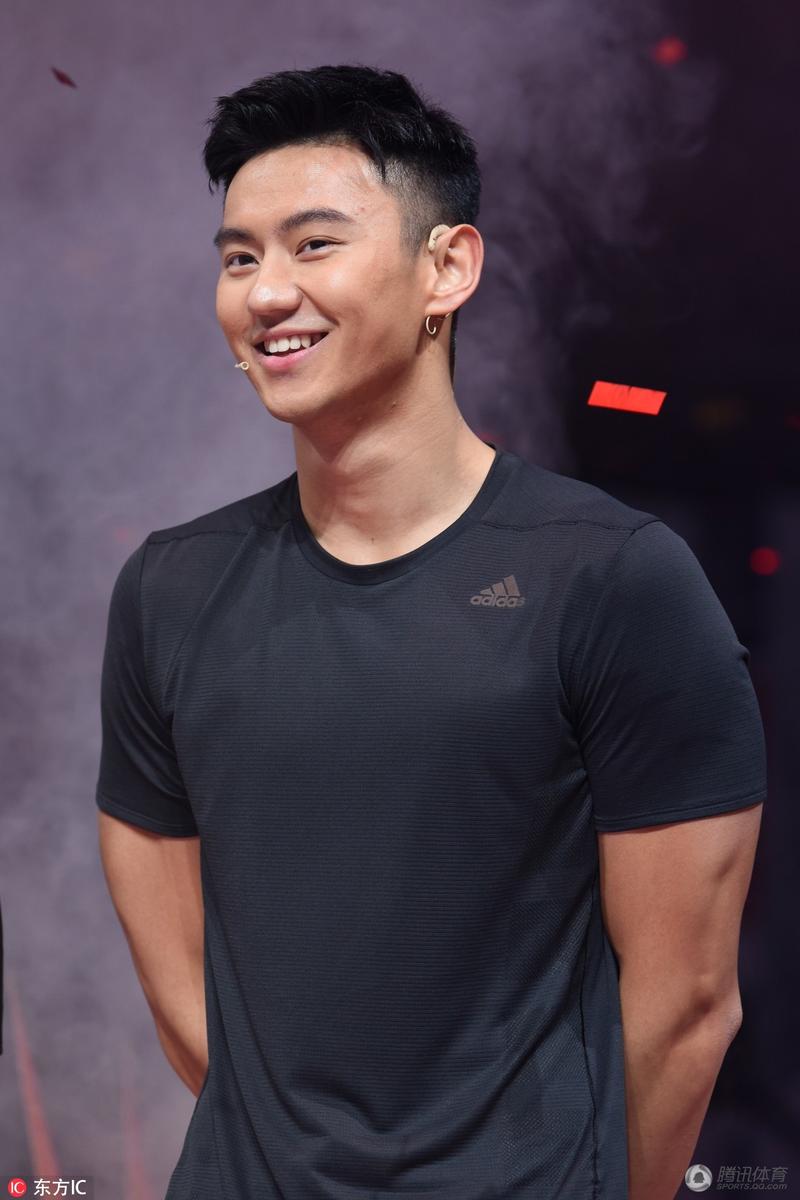 4/4 宁泽涛开心微笑. 2019年02月19日22:13腾讯体育 隐藏图注