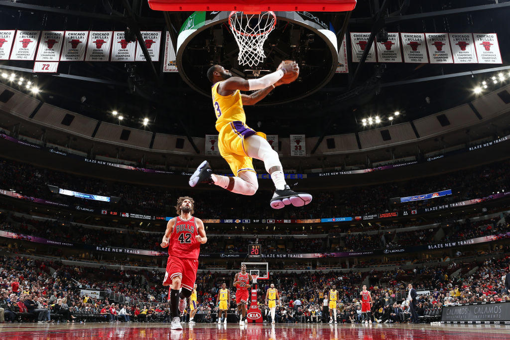 组图湖人胜公牛詹皇背身扣篮老英格拉姆亮相