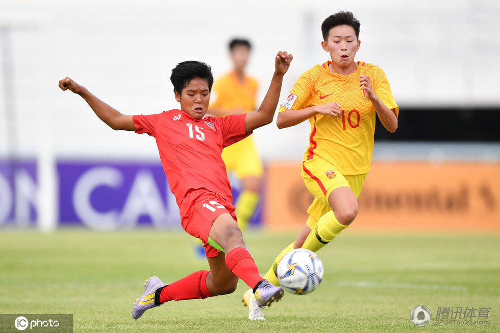 高清:国青女足锋霸潇洒打门 杨淑慧飞身冲顶_体育_腾讯网