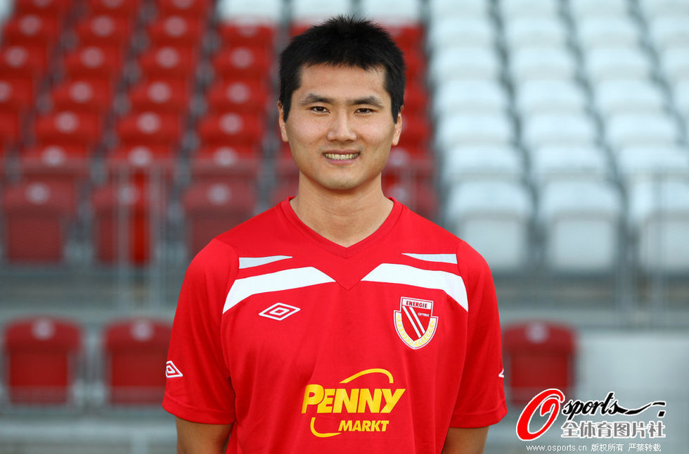 高清:邵佳一9年德国生涯回顾 将重返国安效力