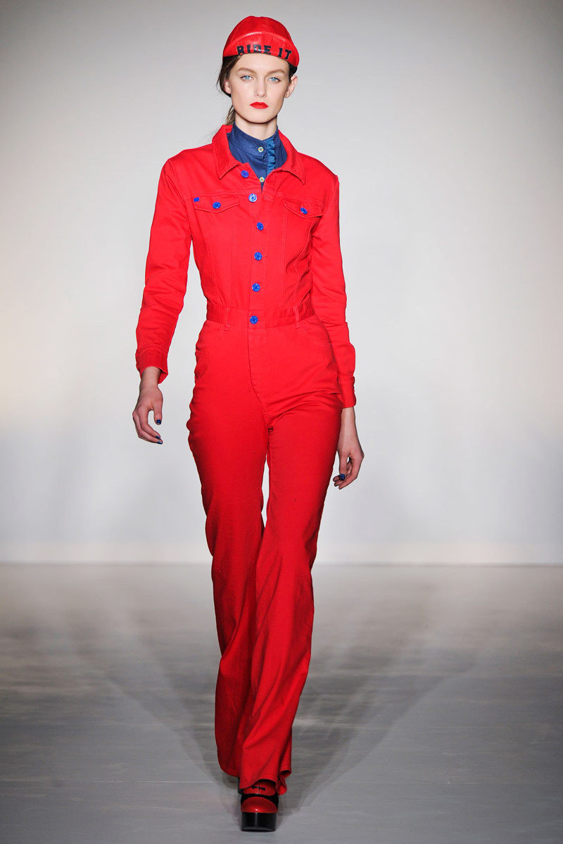 冬日中的活泼少女现身于伦敦新晋品牌荷兰屋 (house o