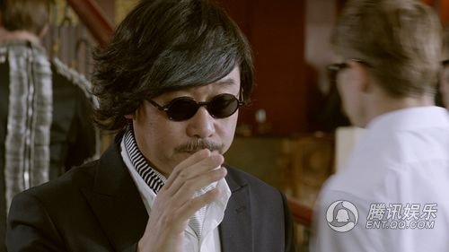 刘桦《一夜成名》饰黑心老板 弃原配狂追黄圣依