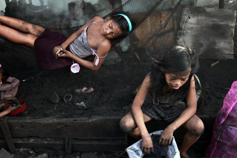 以炭为生的孩子