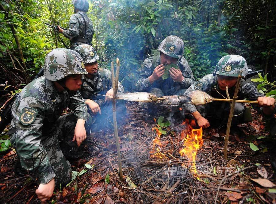 解放军精锐部队山地作战训练细节曝光