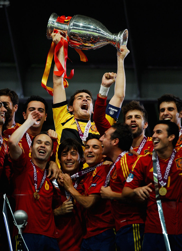 高清:西班牙成功卫冕 斗牛士再捧德劳内杯