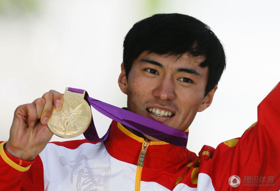 【金牌第一时间】男子20公里竞走冠军-----陈定