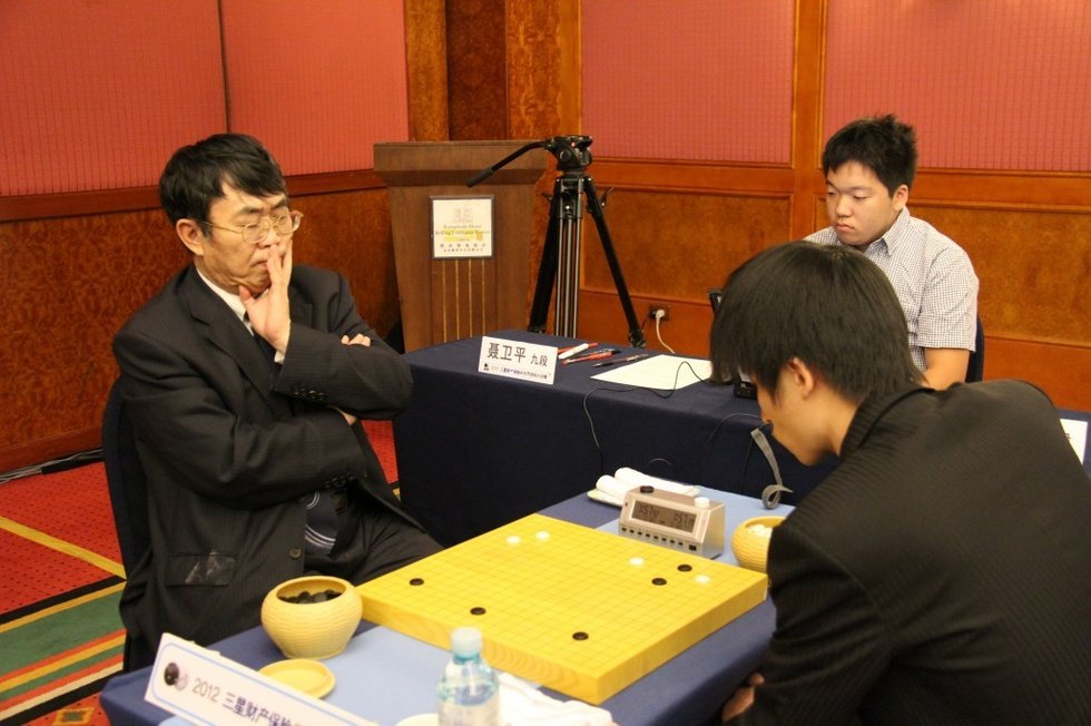 棋圣聂卫平对阵日本棋手张栩