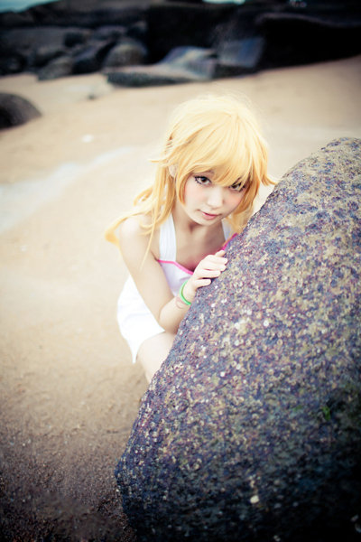 唐纳滋瘾卿《伪物语》忍野忍cos图