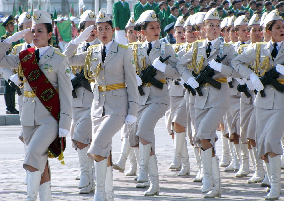 土库曼斯坦阅兵2021图片