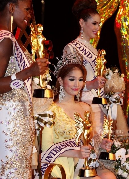 当地时间2012年11月2日,2012年国际皇后小姐变性人选美比赛在泰国