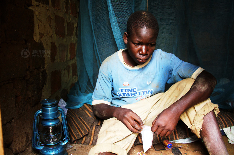 [社会万象]图片特辑:全球各地艾滋病患者真实生活(转载)