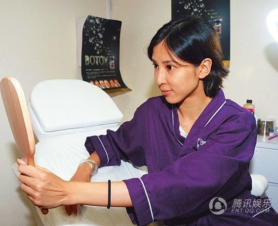 港姐陈思齐整容照曝光 注射过量透明质酸脸变形