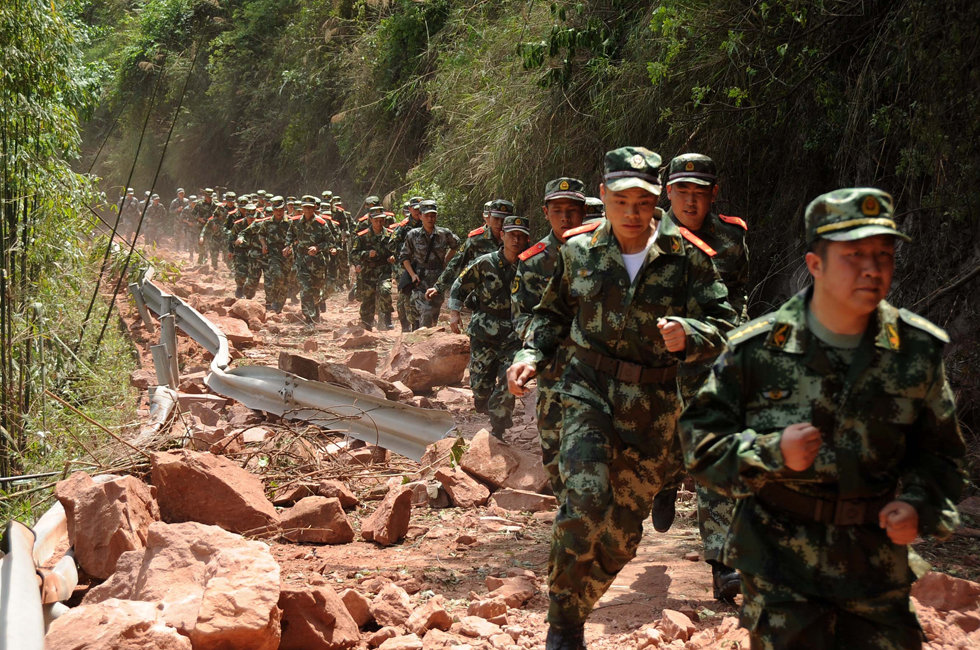 雅安地震直击:大救援