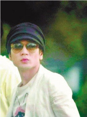 网曝京城四少王烁开豪车打女记者 富二代变恶少