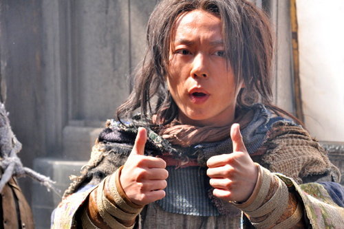 由新生代明星谢苗主演的大型古装动作巨制《抗倭奇侠》目前正在浙江