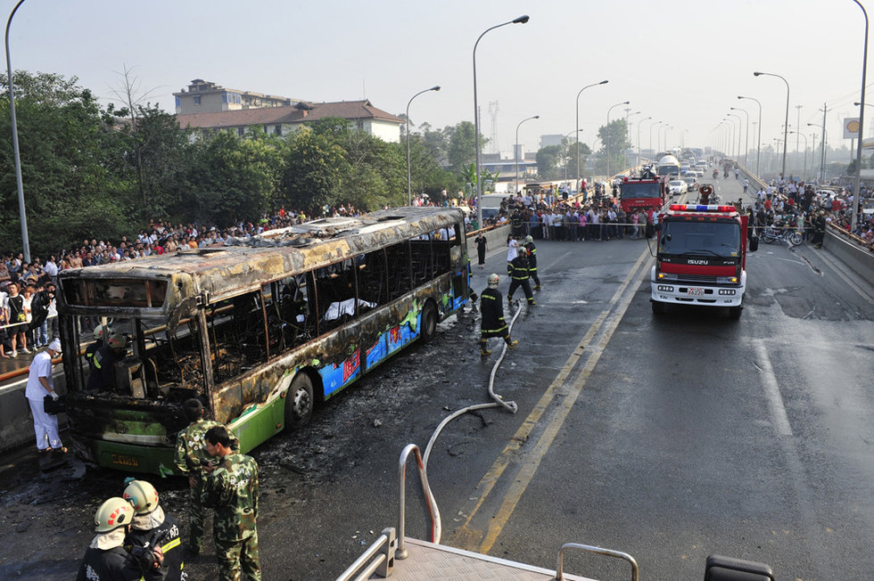 回顾:2009年成都9路公交车纵火事件