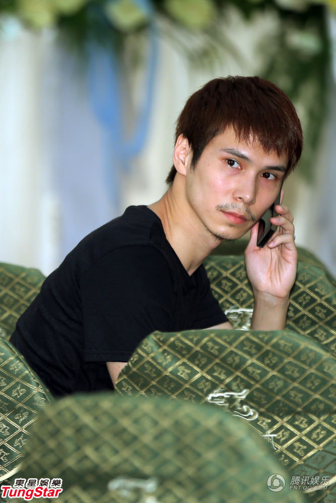 前棒棒堂成员小马送别亡妻 仪式现场痛哭不止