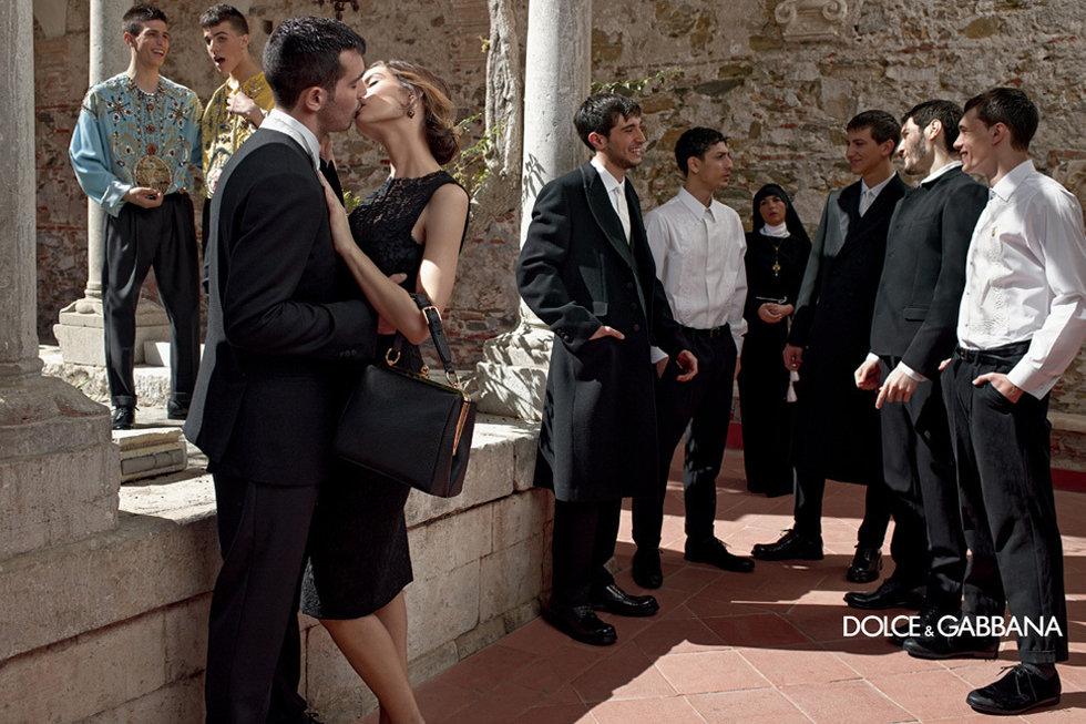 揭秘上流社会优雅贵妇的奢华生活