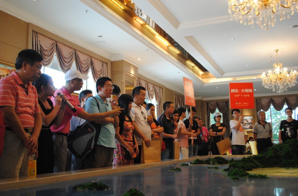 9月28日惠州2盘火爆认筹现场