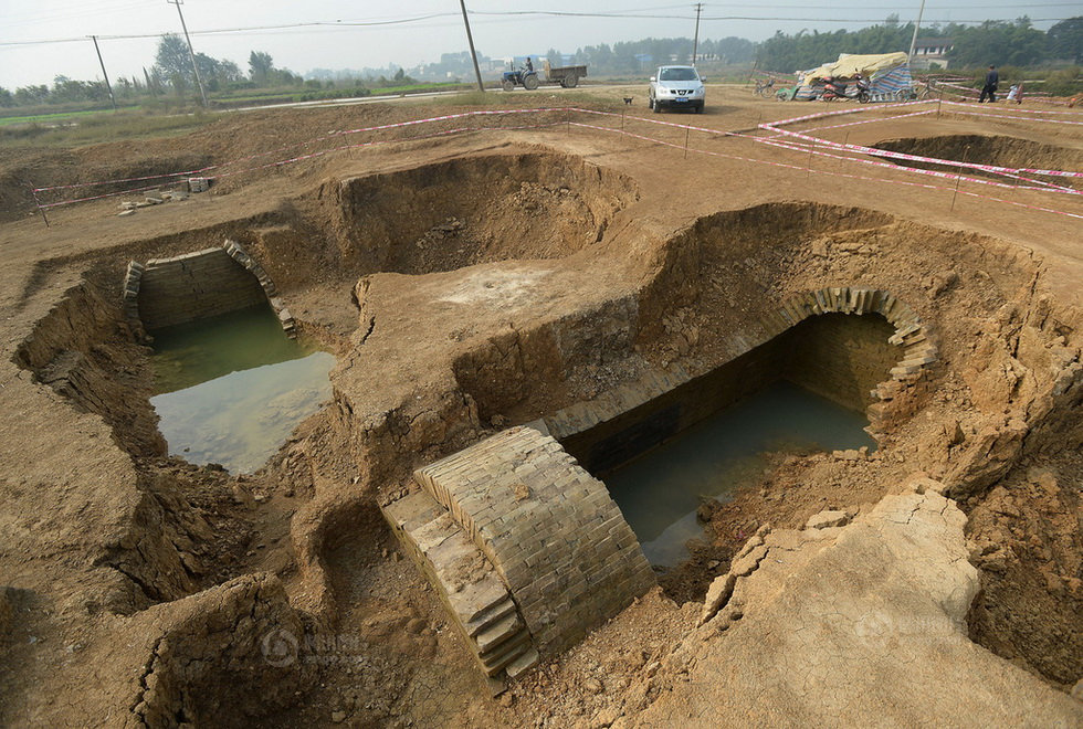 四川广汉发掘一汉墓群 墓葬超10万平方米