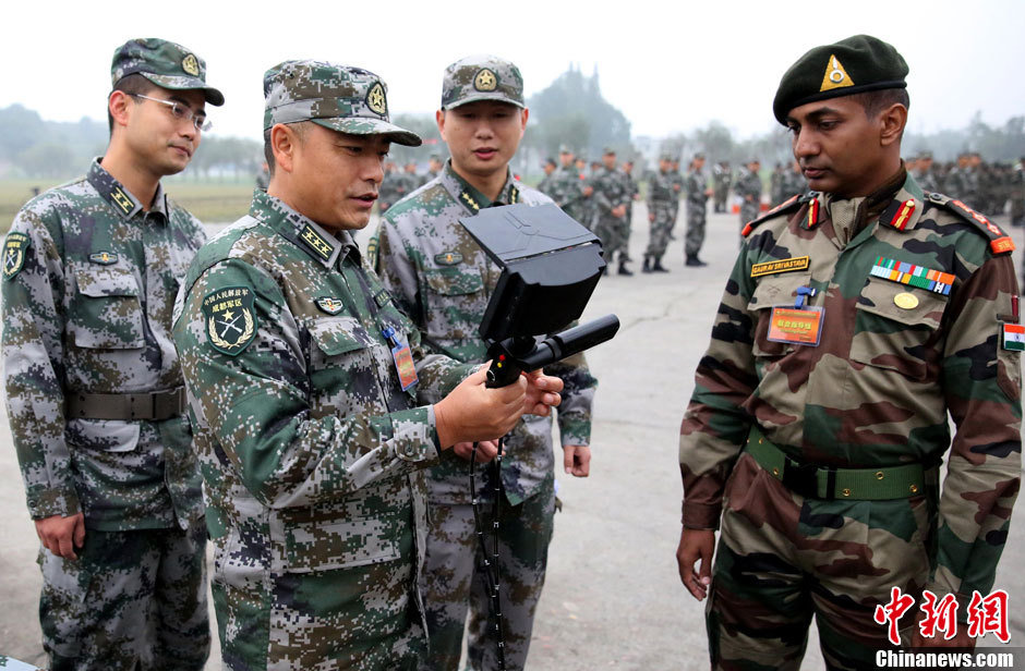 组图:中印时隔5年再次军演 印军表演"杂技"