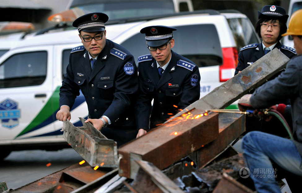 玻璃杯的英语,hongfire,非你莫属柳一村,足球节目,电脑微信下载,自杀