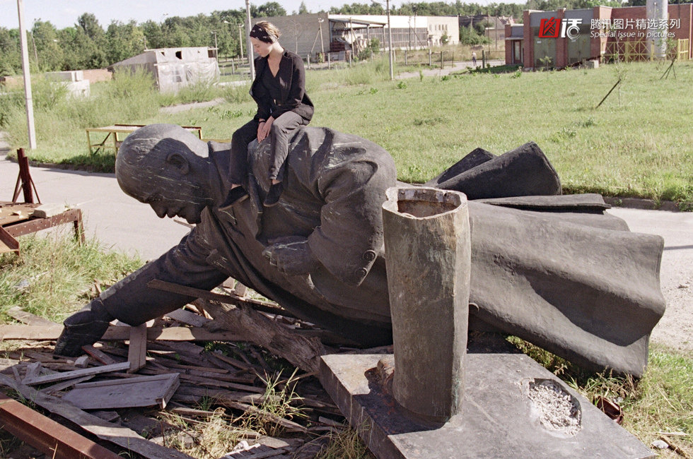 kds 宽带山       2013年12月8日,乌克兰数以万计的亲欧盟派**者"占领