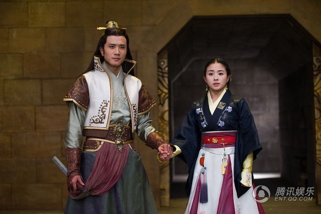 《兰陵王妃》张含韵被问像林依晨:可拜姐妹