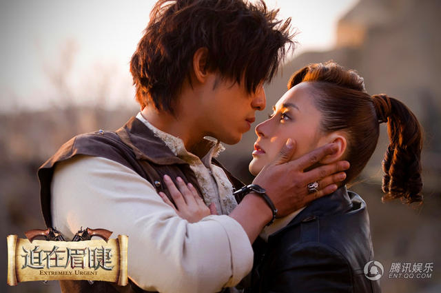 《迫在眉睫》呈现电影视觉 都市沙漠两地取景