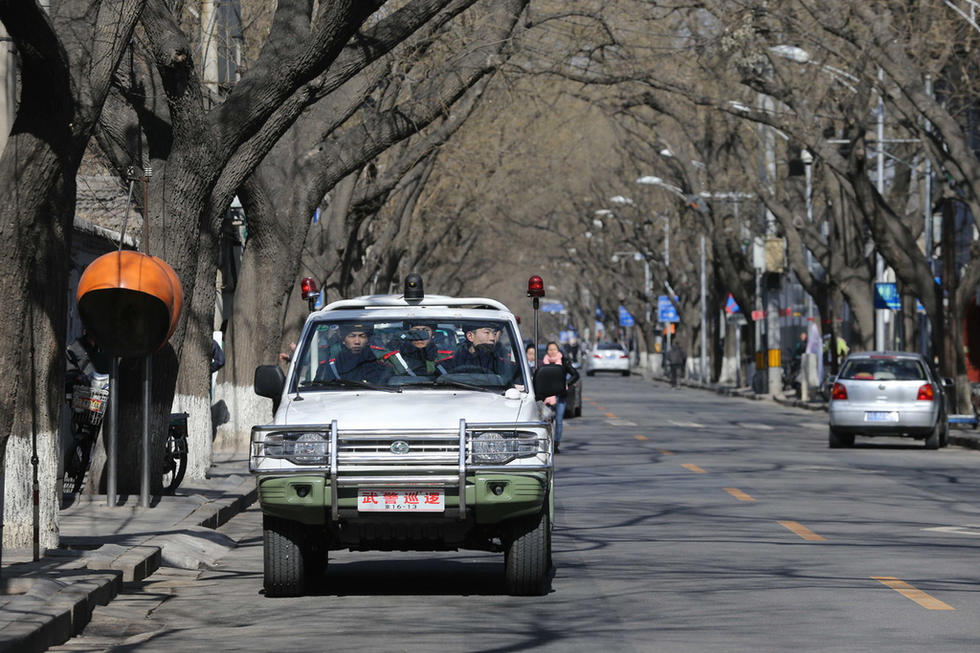 北京武警配備敞篷越野車上街巡邏 zhuan