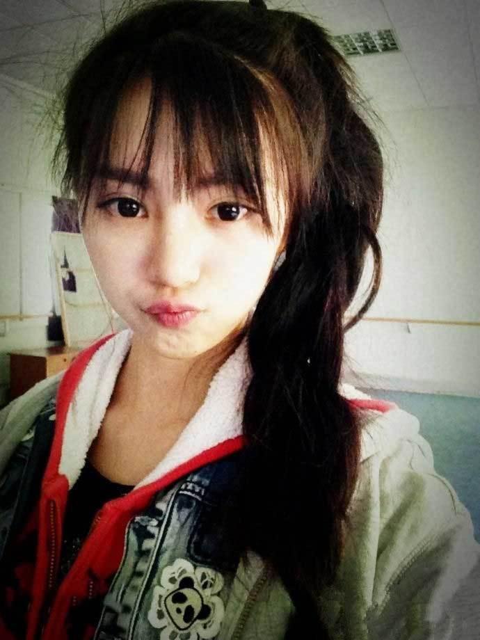 组图武大甜美校花清纯扮相引人眼球