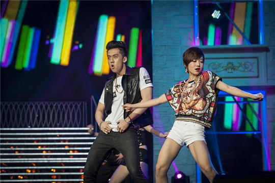 看点一:《奇舞飞扬》完美收官 各路大咖纷纷送上祝福