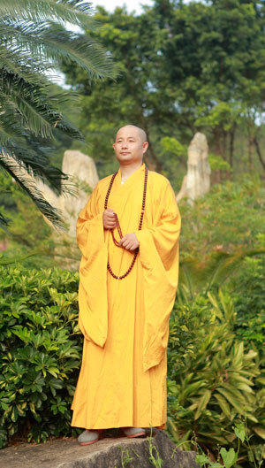 印能法师介绍印能法师,少年于高旻寺德林长老座下披剃,后依止本焕长老