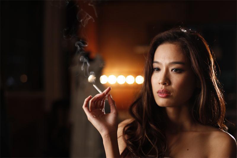 《老男孩》票房过亿 屈菁菁获封"国民前任"