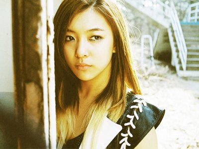 状态无法放松,面对工作严谨又有原则,以至於看起来也越来越没女人味