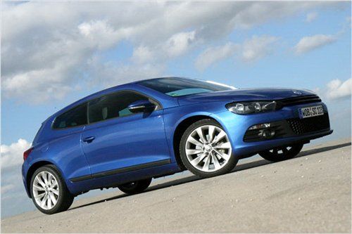 贵族与平民的对话 奥迪tt对比大众尚酷——中国汽车交易网auto18.com